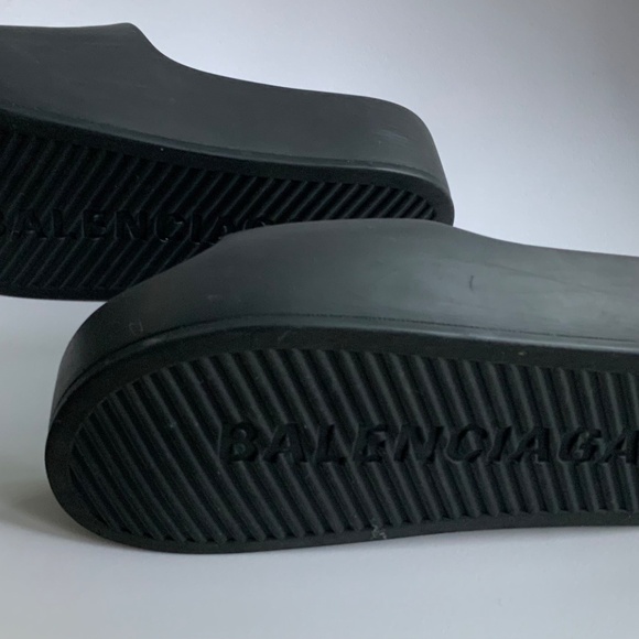 Balenciaga Mono logo-embossed rubber platform slides - Size 7.5 - Picture 4 of 4